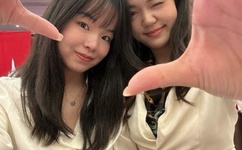 上课胸突然流奶被同学吃